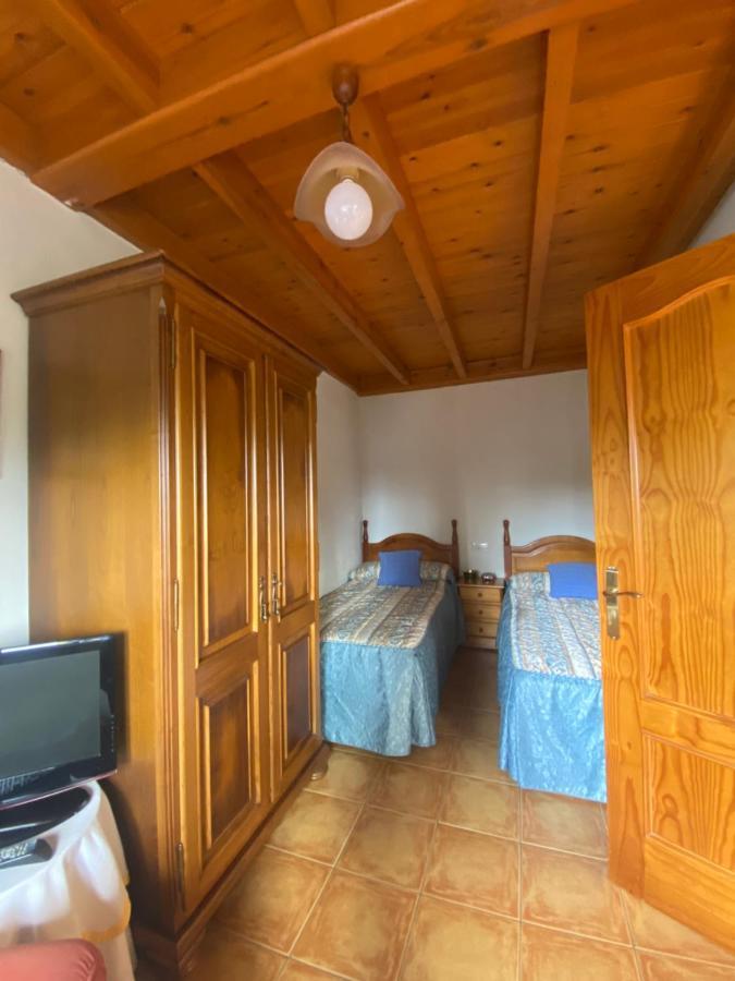 Casa Luisa Biedes, Pilona