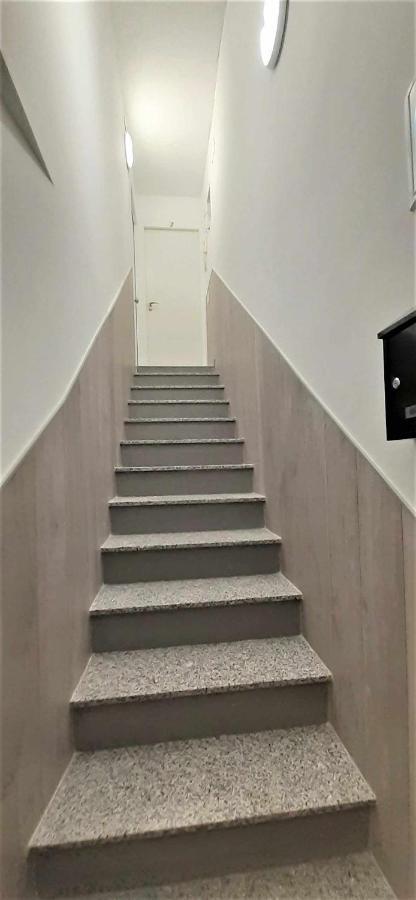 Moderno En El Corazón De Sol Apartamento *