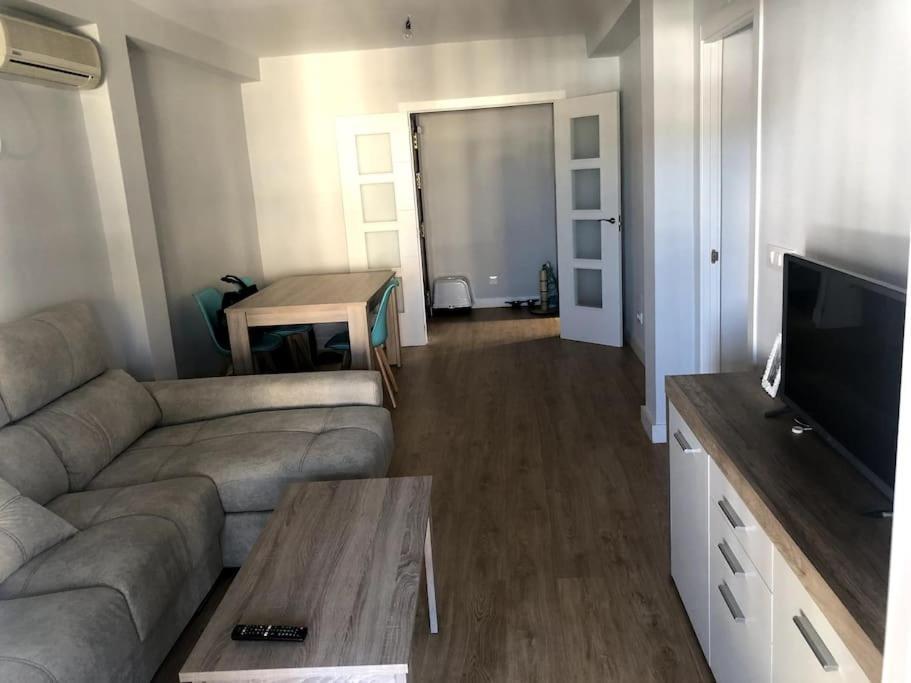 Apartamento Xryhomes Ii Residencial En Jerez Con 3 Hab, 6pax, A 10 Min Del Centro