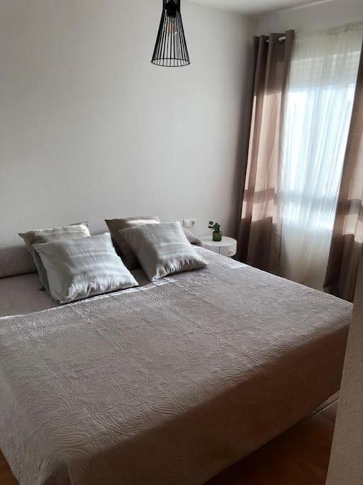 Apartamento Soleado Con Piscina Y Terraza Privada. *