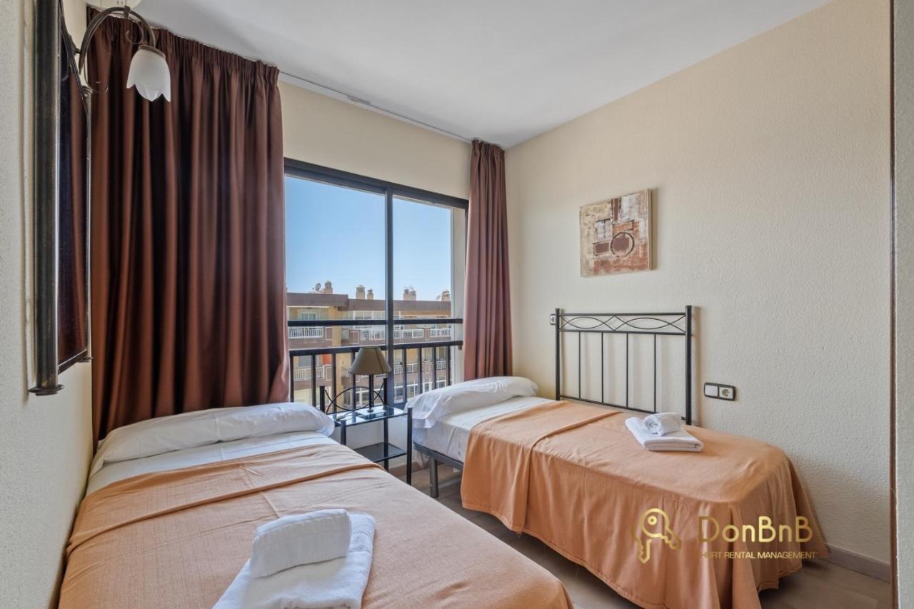 Apartahotel Con Parking Privado En El Paseo Maritimo De *
