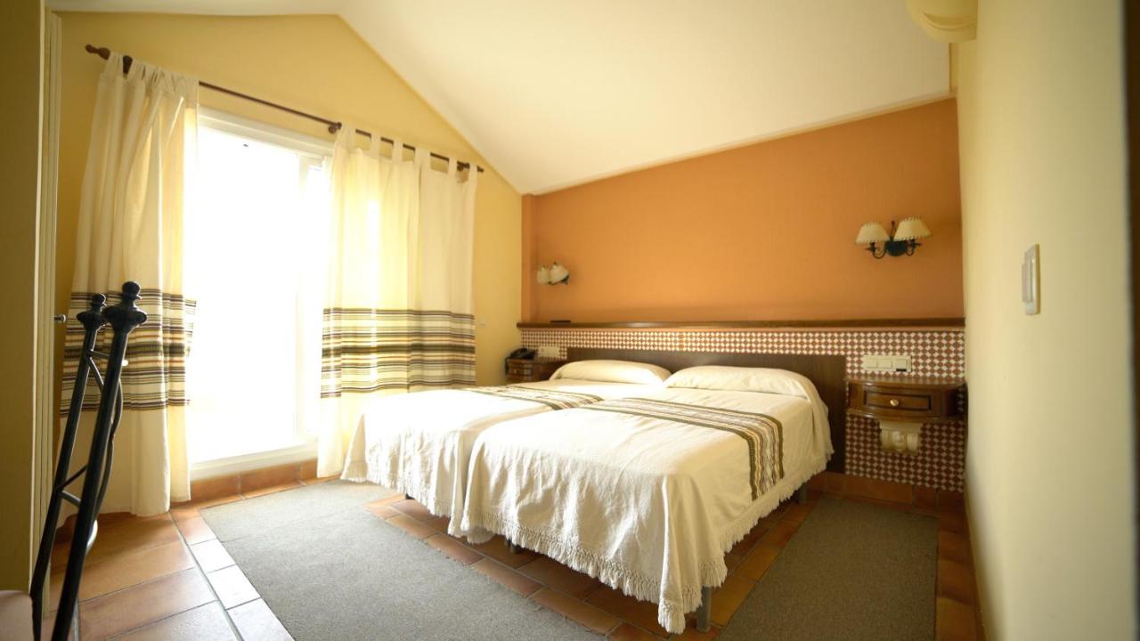 Hotel Balneario De Alicún De Torres 2*