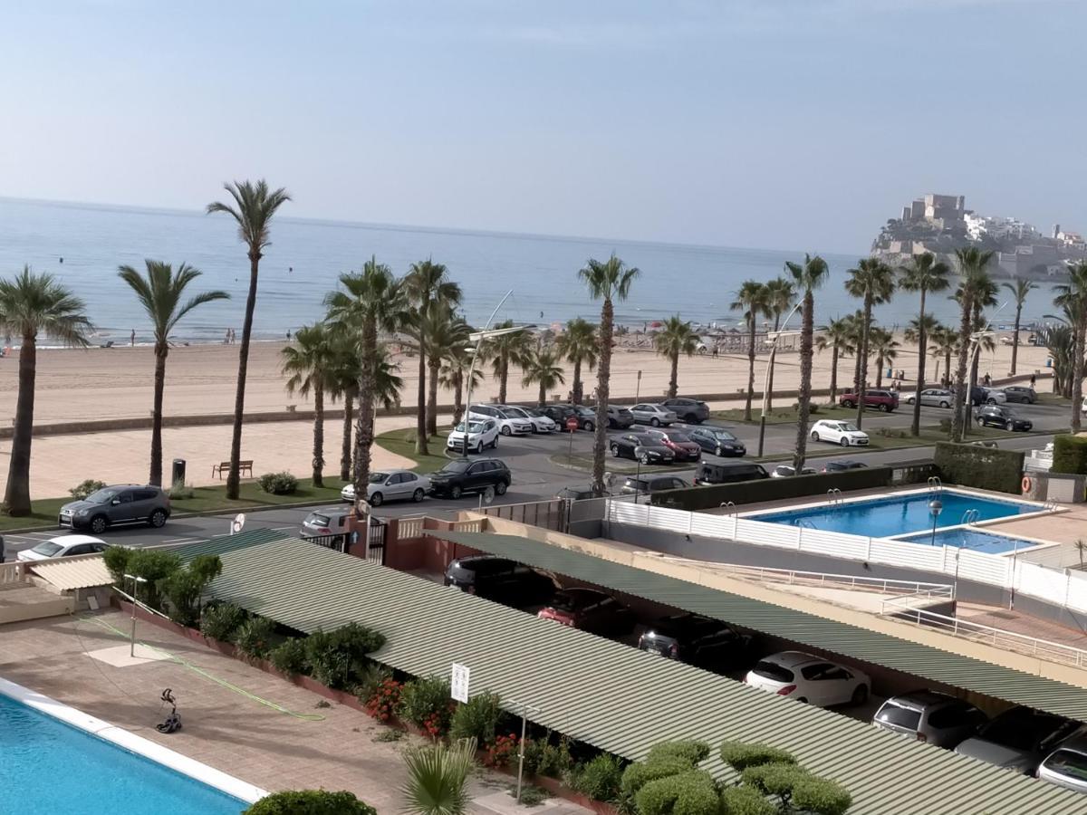 Apartamento En 1ª Línea Con Piscina. Edificio Albatros Ii