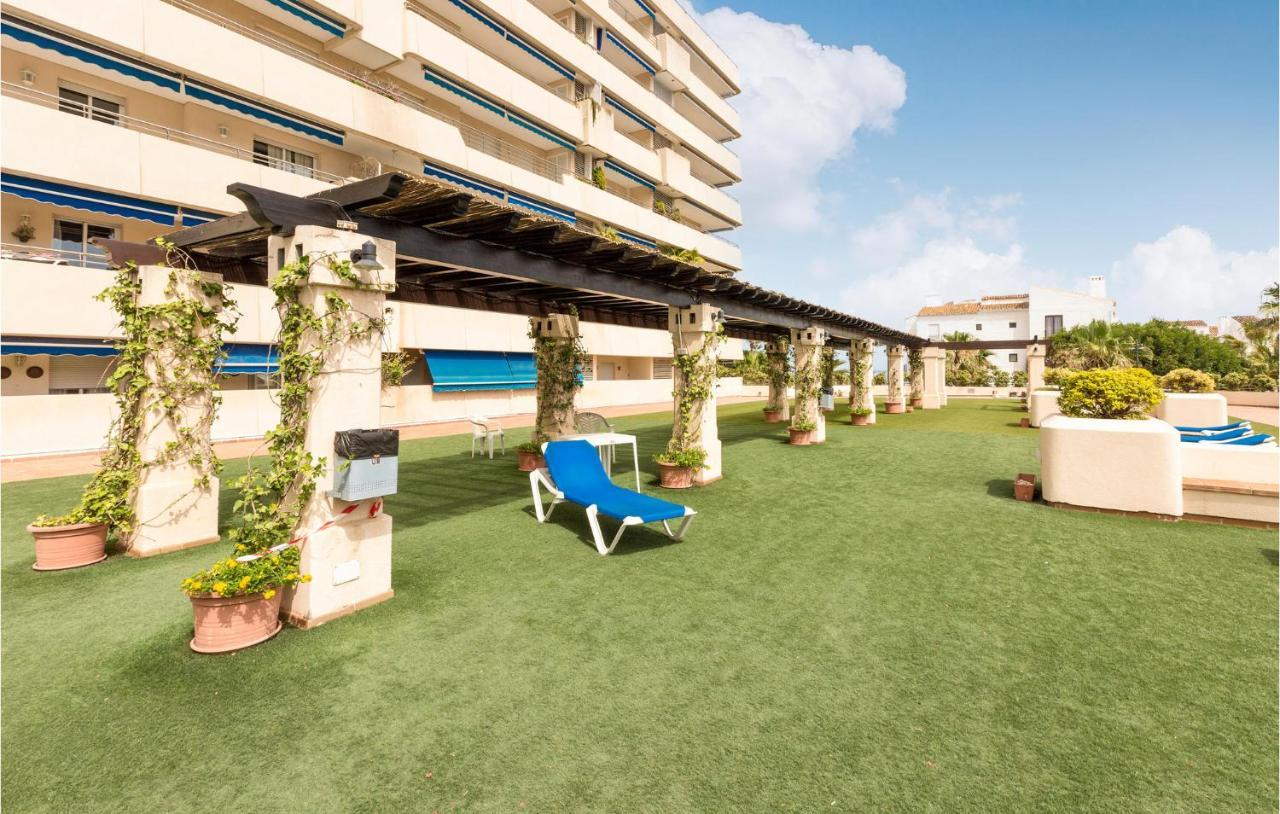 1 Bedroom Cozy In Apartment Marbella