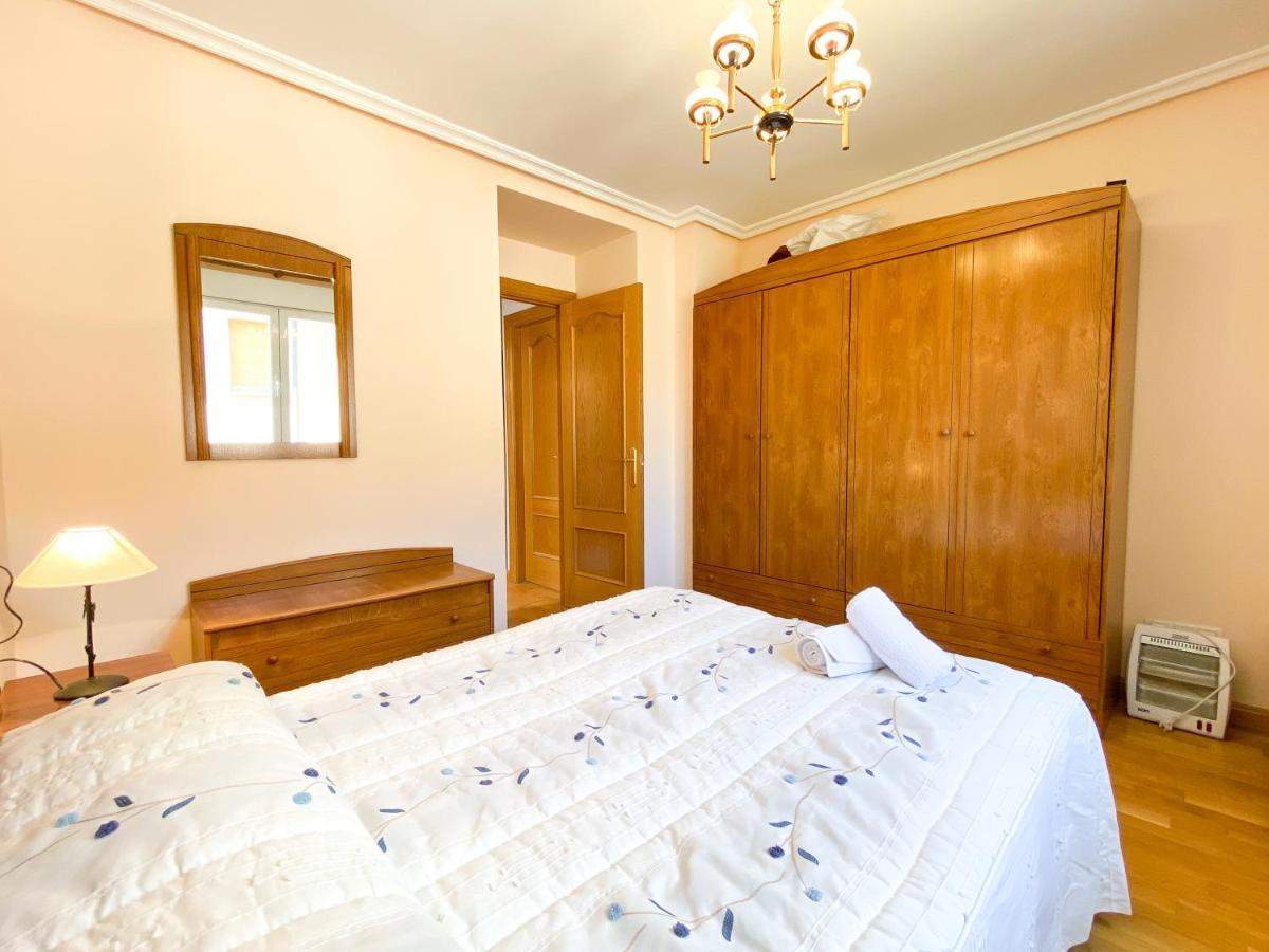 Vivienda Turistica Leones Apartment *