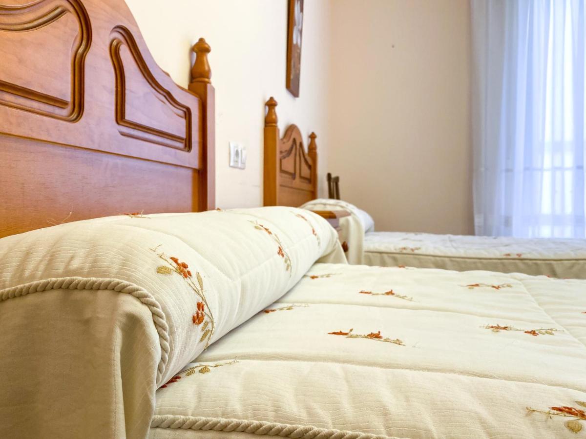 Vivienda Turistica Leones Apartment