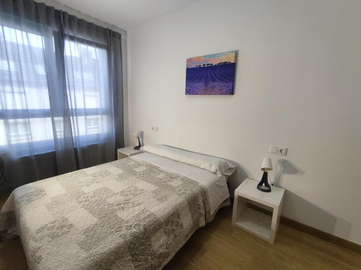 Turistic Apts Rosalia De Castro Apartamento *