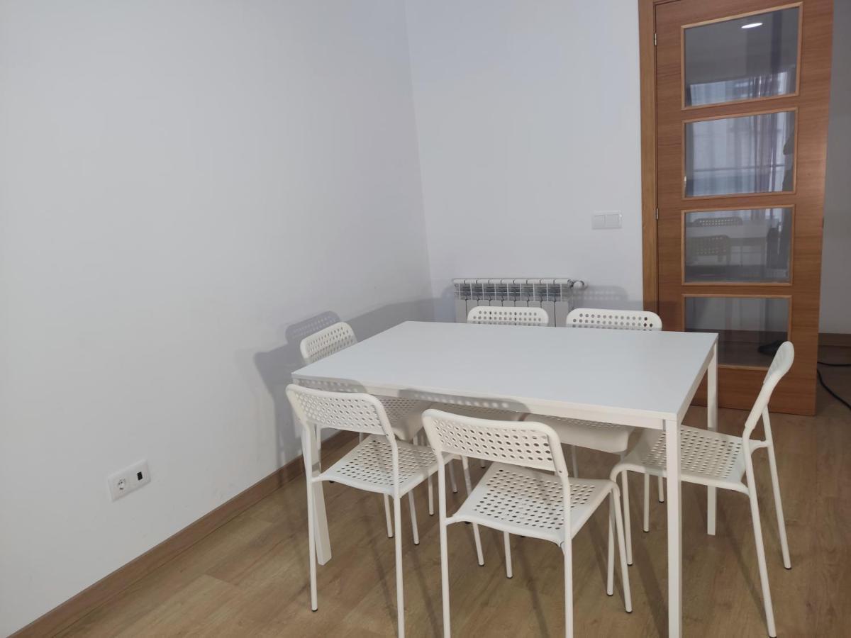 Turistic Apts Rosalia De Castro Apartamento *