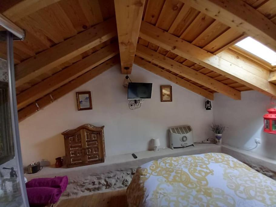 Casita Con Encanto: Tranquil Sierra Madrid Retreat With Wi-fi Villavieja del Lozoya