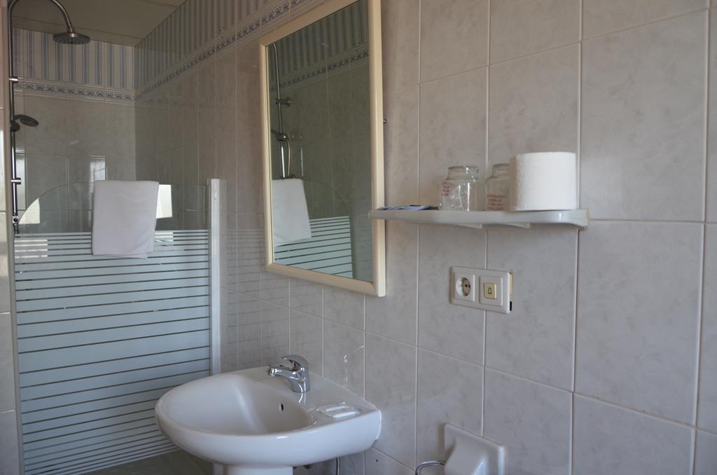 Fenix Hotel 2*