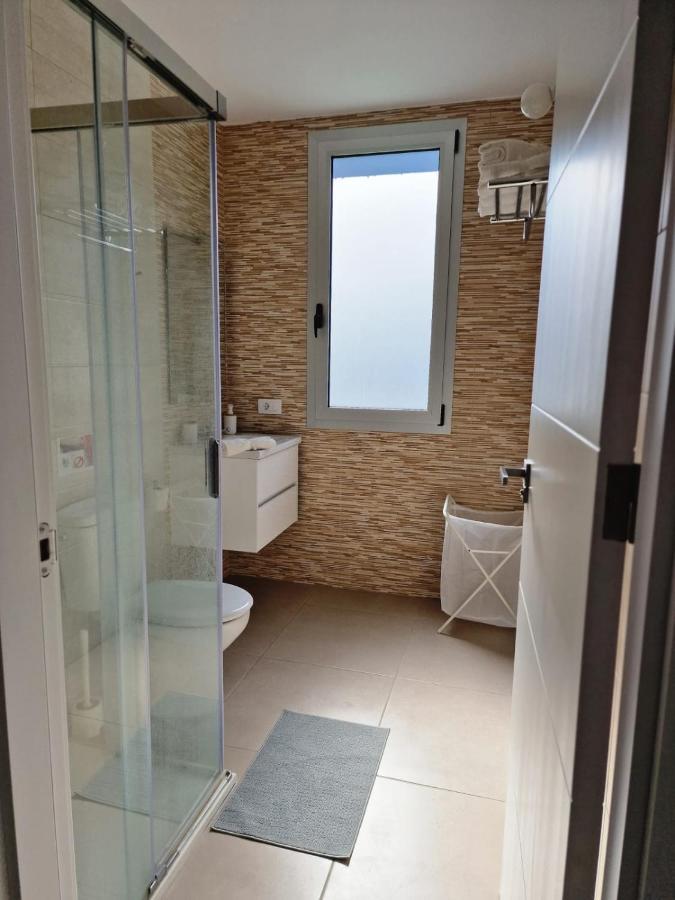 De 2 Y Dos Baños Con Ducha Solar Apartamento Tamaimo