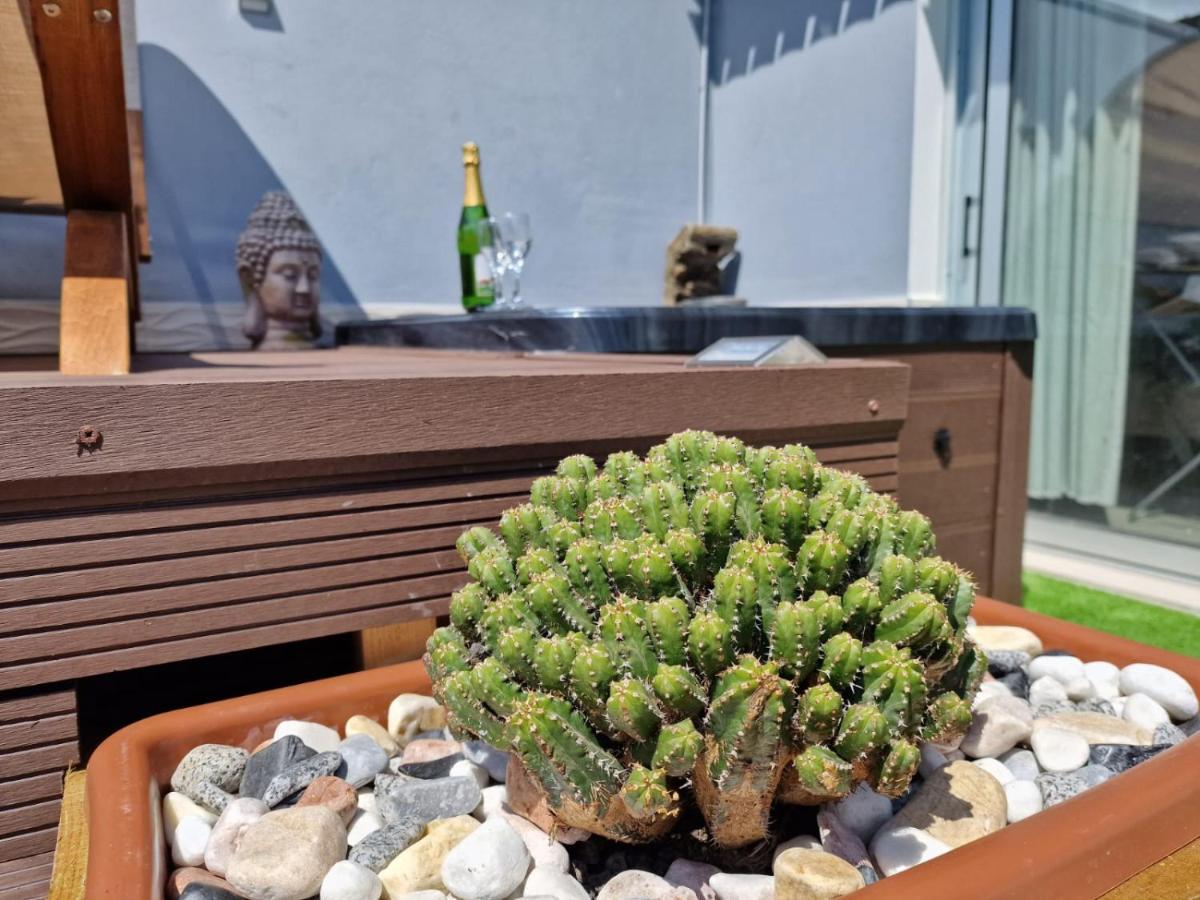 De 2 Y Dos Baños Con Ducha Solar