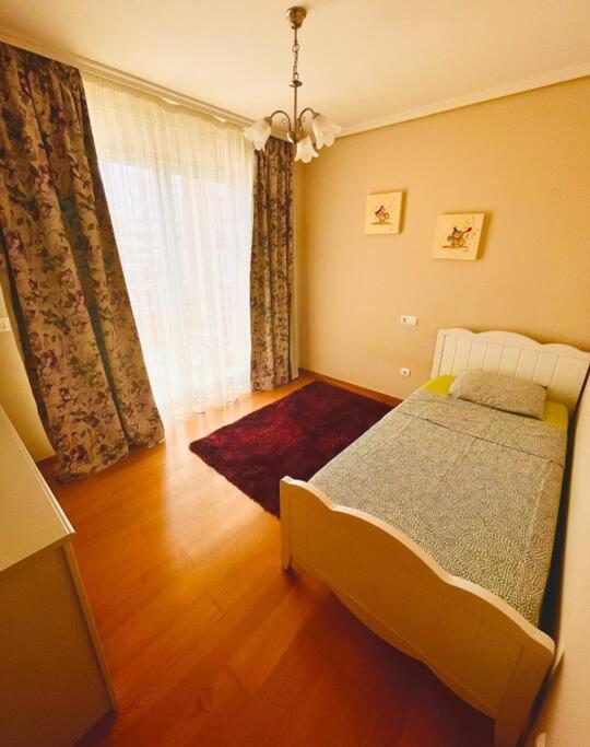 Apartment 3-bedrooms Apartament Vista Roja *