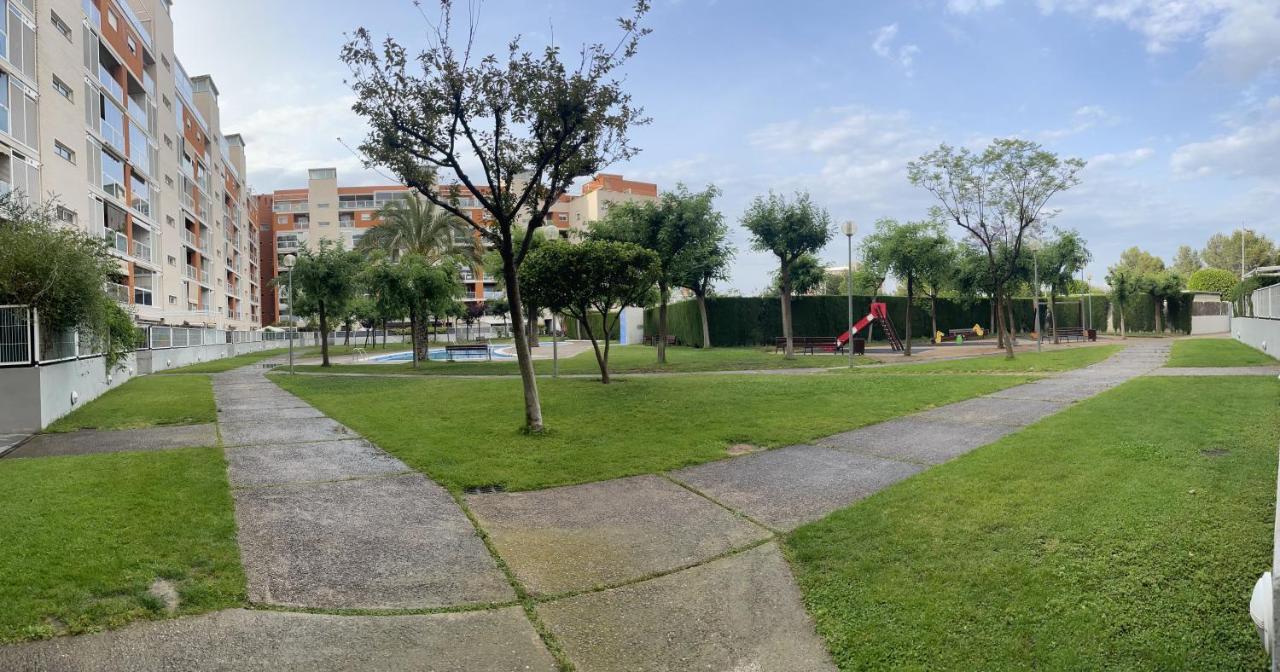Work And Rest Away From Apartment *