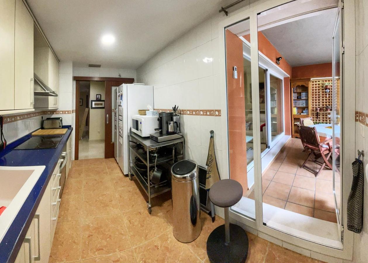 Work And Rest Away From Apartment Paterna