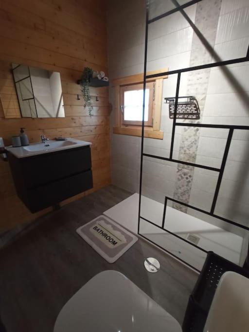 Casa De Madera Muy Acogedora En Zona Tranquila *