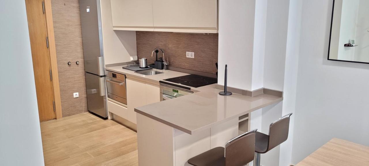 Metro And Apartment Getxo