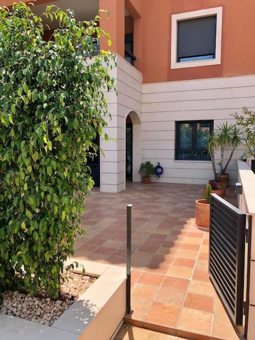 Apartment Hogar Brisa De Marinas Acogedor Con Amplia Terraza Y Acceso Directo A Piscinas-comfortable With Spacious Terrace And Direct Pool Access