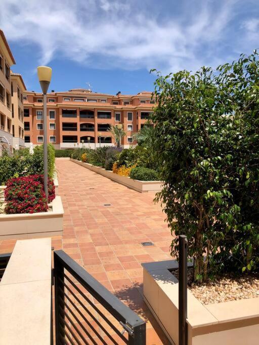 Hogar Brisa De Marinas Acogedor Con Amplia Terraza Y Acceso Directo A Piscinas-comfortable With Spacious Terrace And Direct Pool Access Apartment