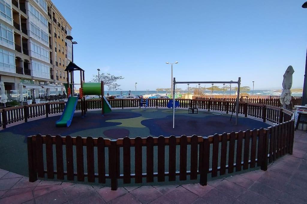 Apartamento En Foz. Primera Linea Playa Rapadoira