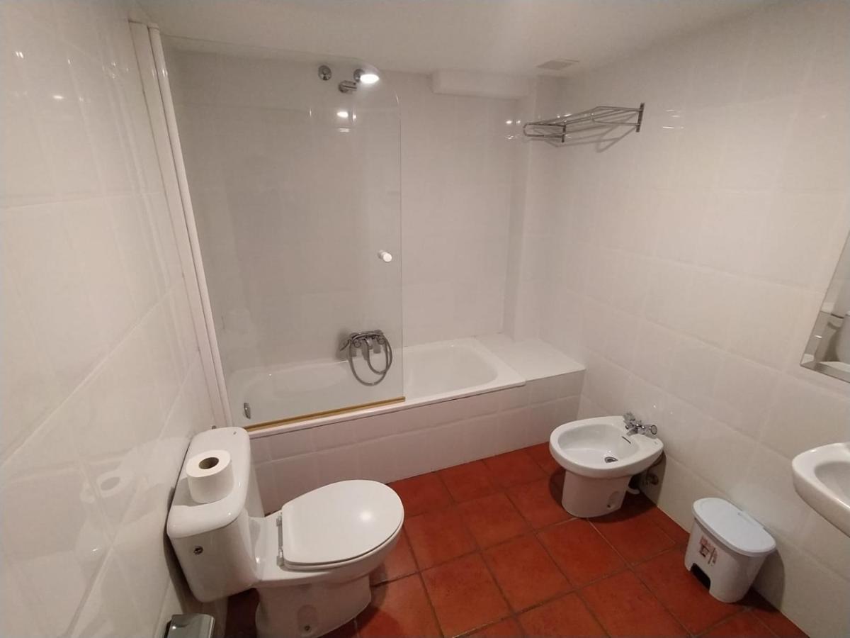 De Nuestra Senora Carrasquedo Hostel Granon