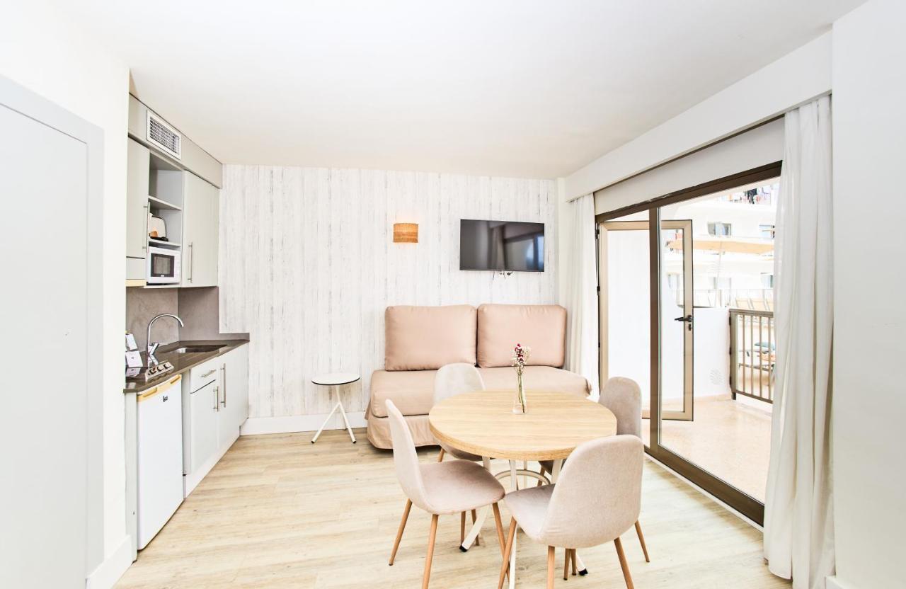 Leonardo Santa Eulalia Apartment *