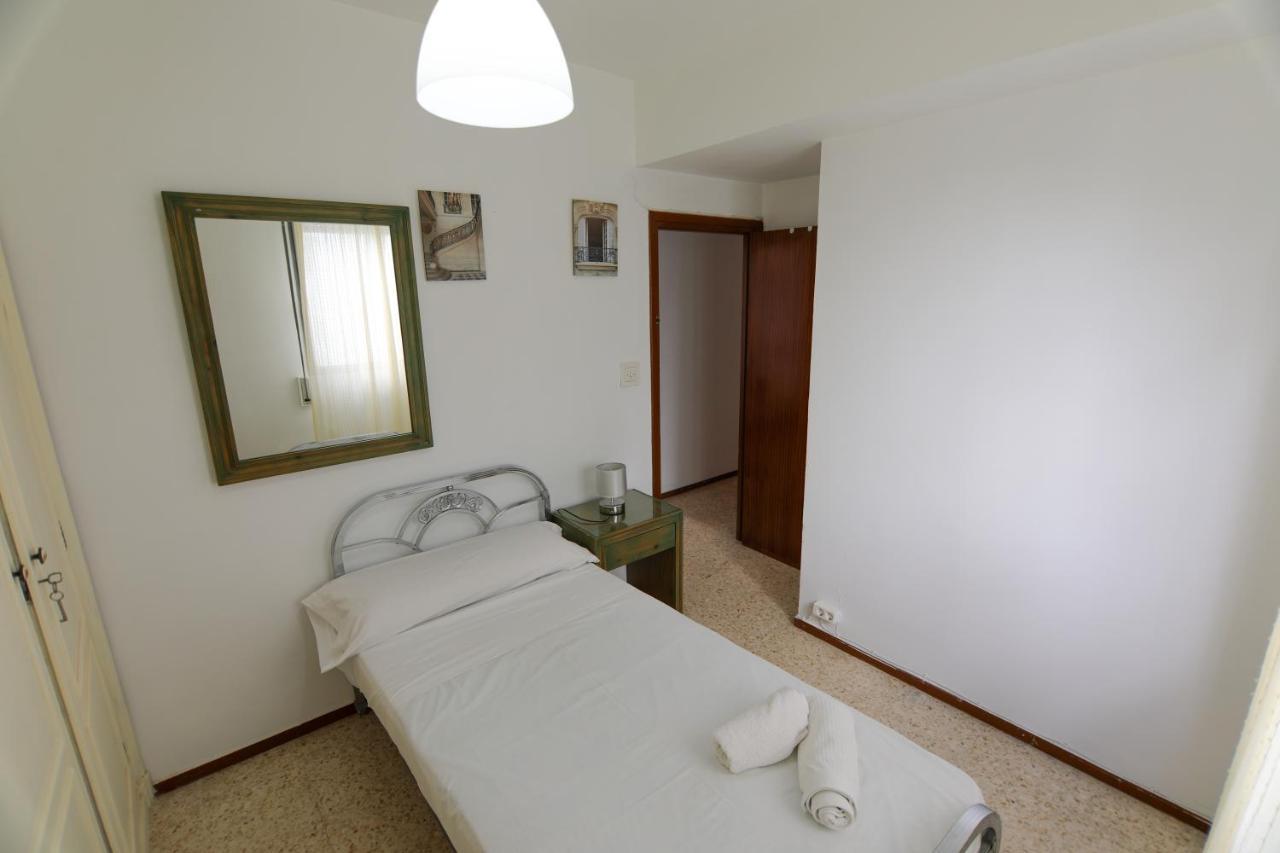 Rentalsevilla Apartamento Luminoso Con 3 Apartment