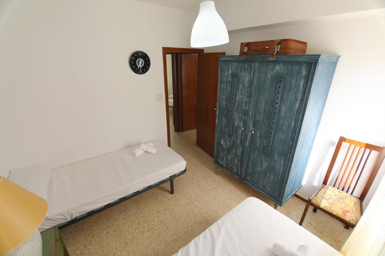Apartment Rentalsevilla Apartamento Luminoso Con 3 Seville