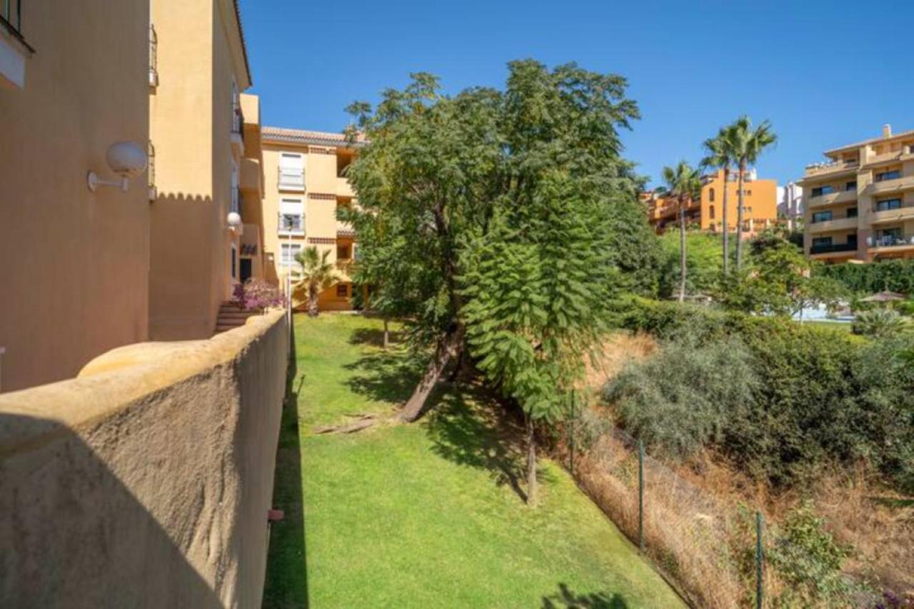 Muy Luminoso, Zona Tranquila, Piscina Y Garaje * Mijas