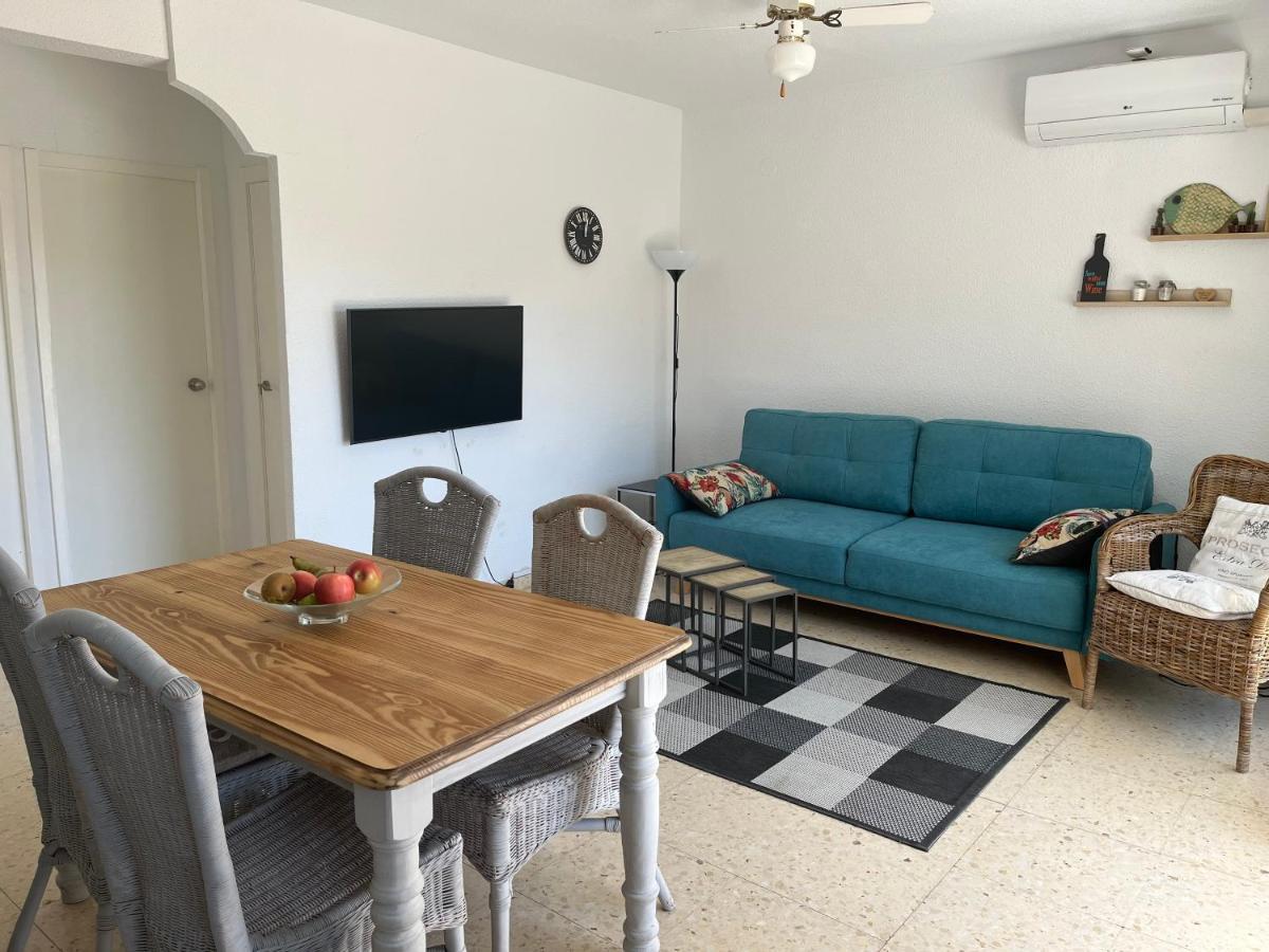 Seaside 2 Bedroom With Pool Holiday home *