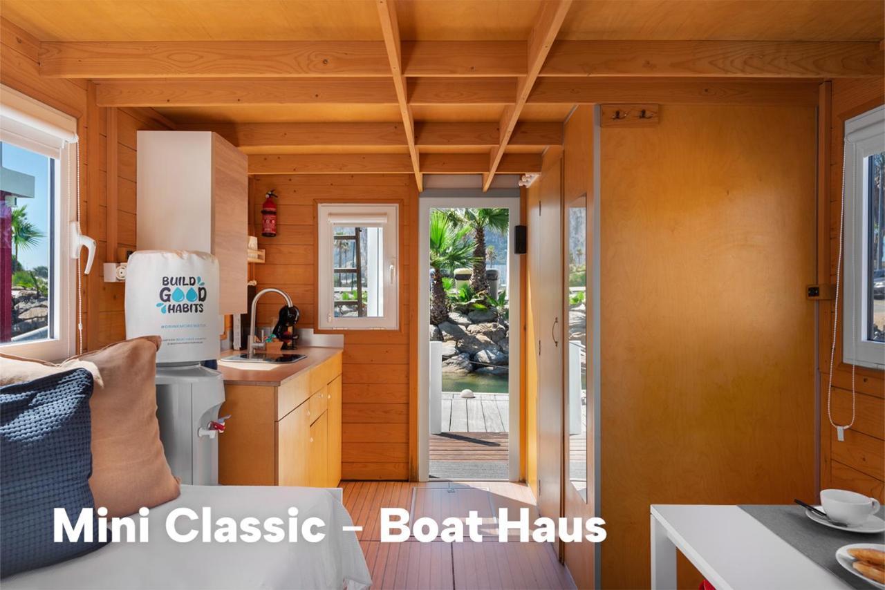 Boat Haus - Casas Flotantes Frente A Gibraltar 3*