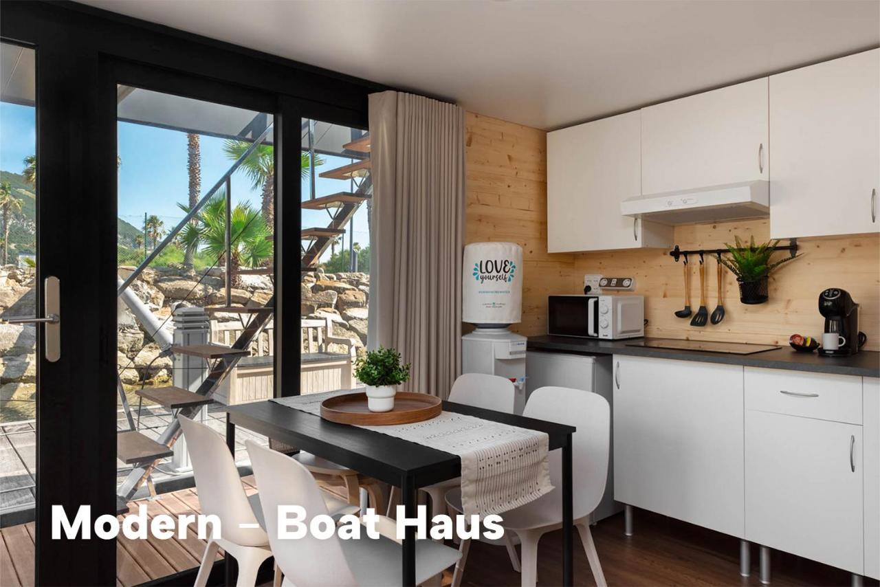 Boat Haus - Casas Flotantes Frente A Gibraltar Botel 3*