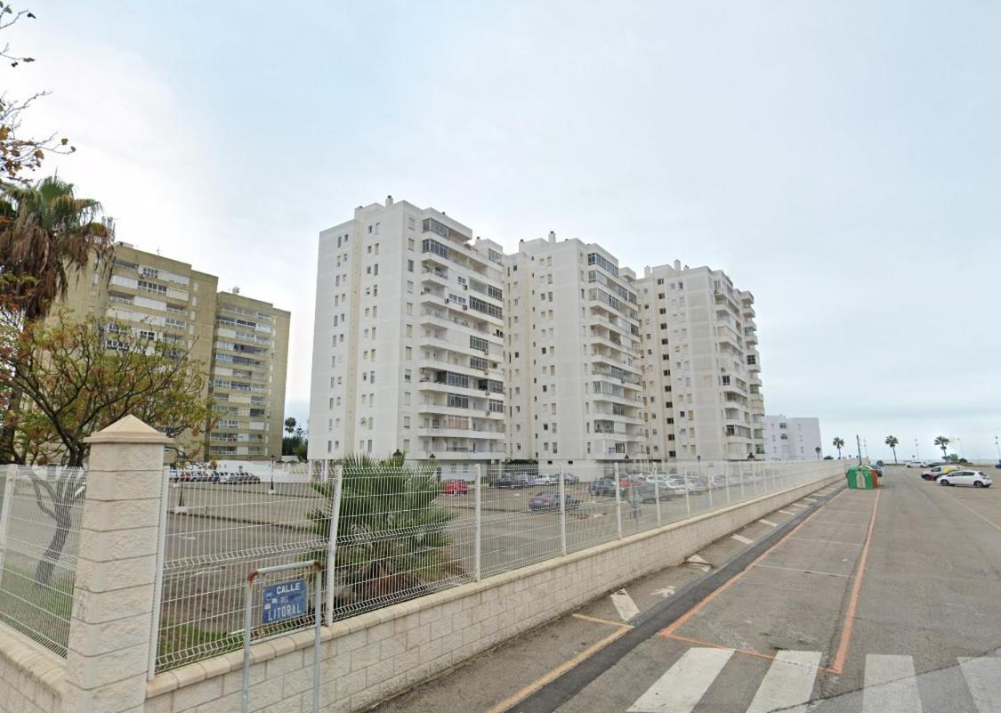 Vistas Al Mar - Valdelagrana Playa Apartment El Puerto de Santa Maria