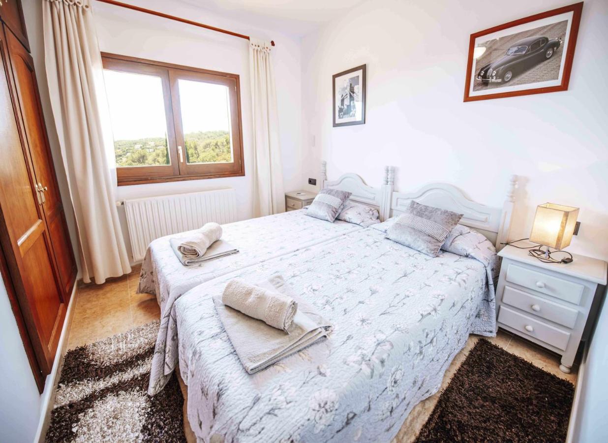 Lari Holiday home Vall-Llobrega