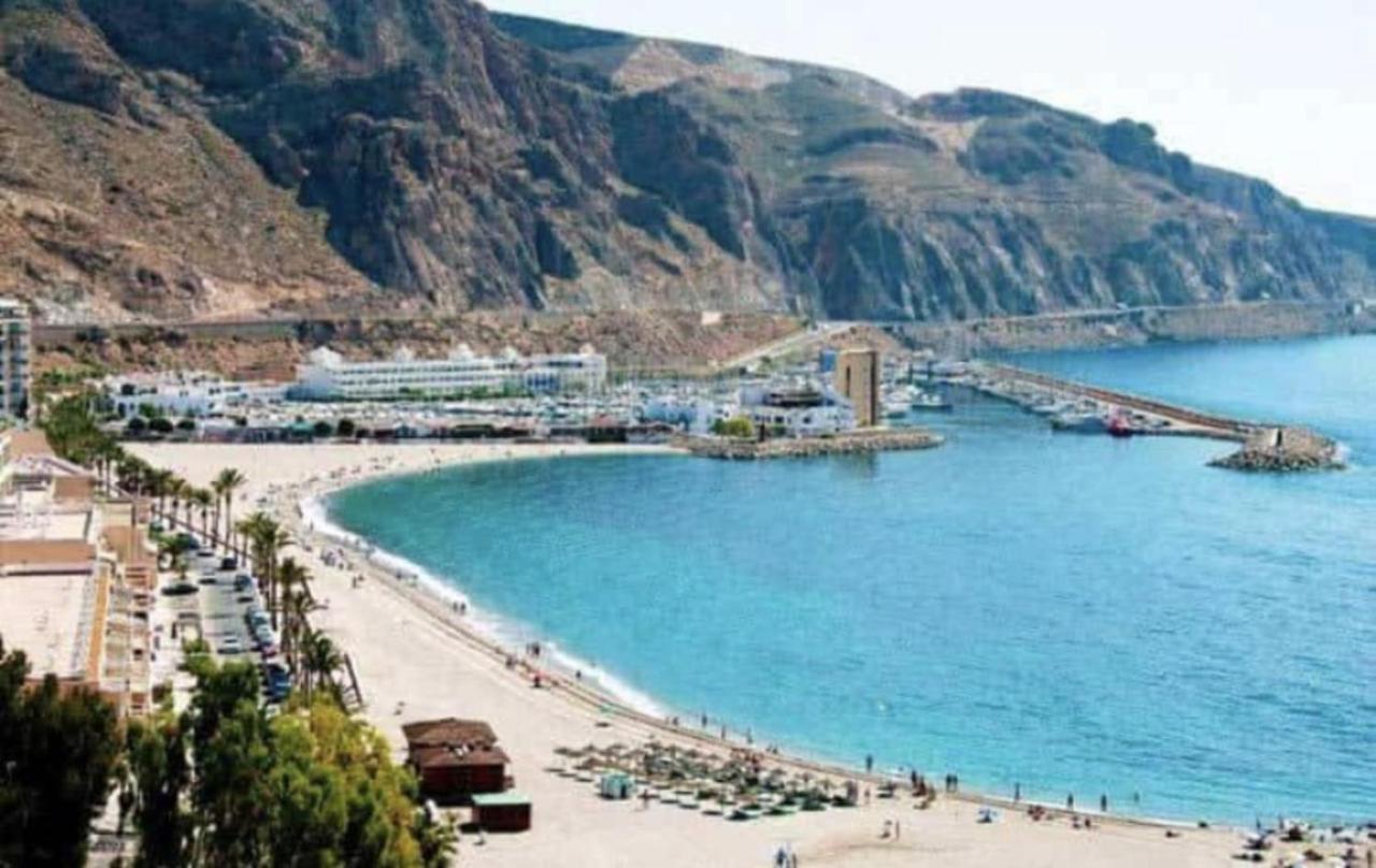 Apartamento Captivating 2-bed In Aguadulce *
