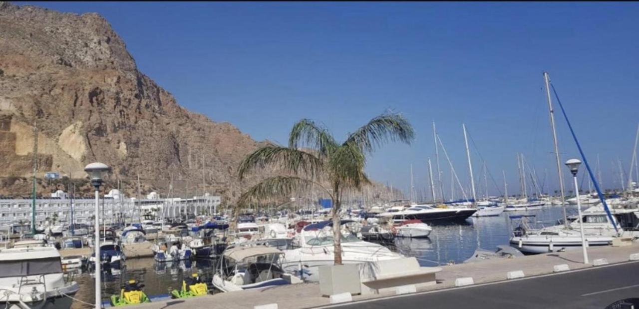 Apartamento Captivating 2-bed In Aguadulce *