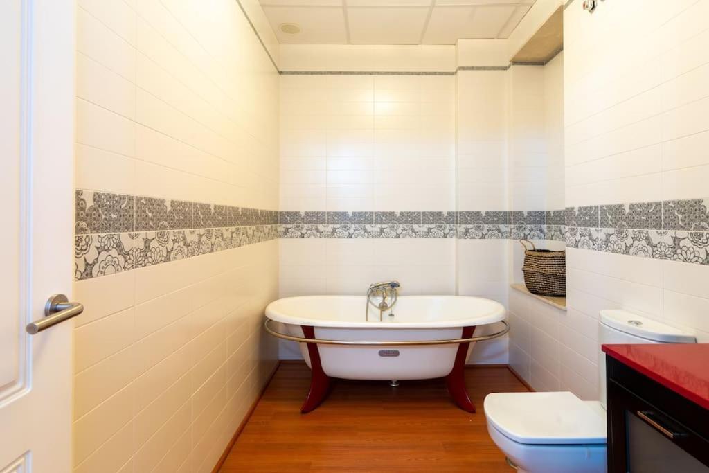 Apartment Comodo En *