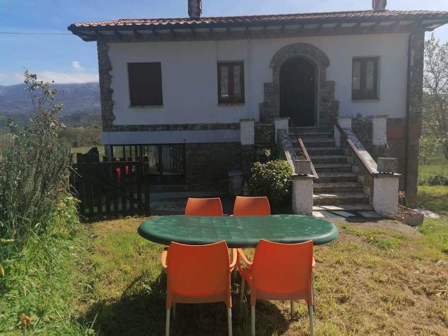 En Con Amplio Jardin A 5 Min De La Playa Situacion Inmejorable Сasa de vacaciones