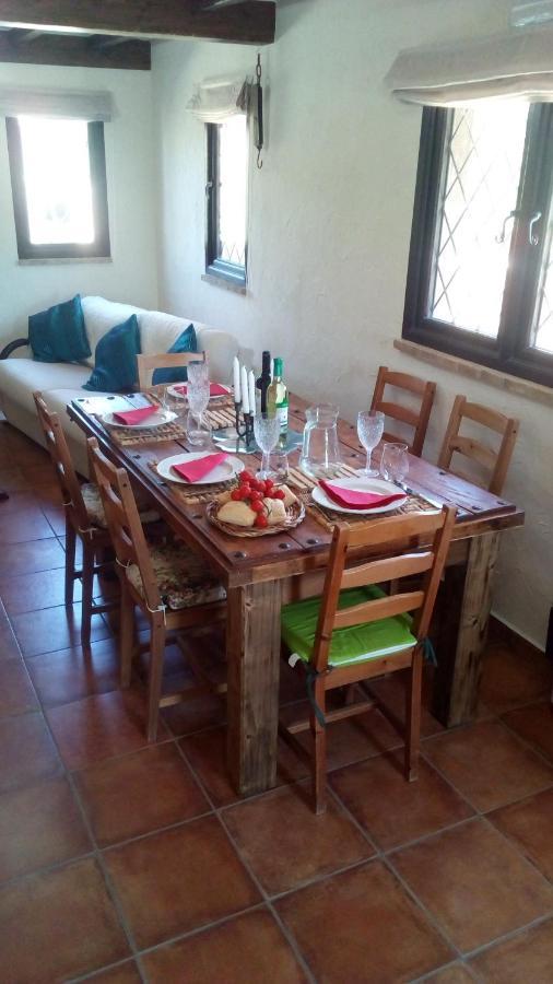 Marrojas, Secluded Tudor Country Apartamento