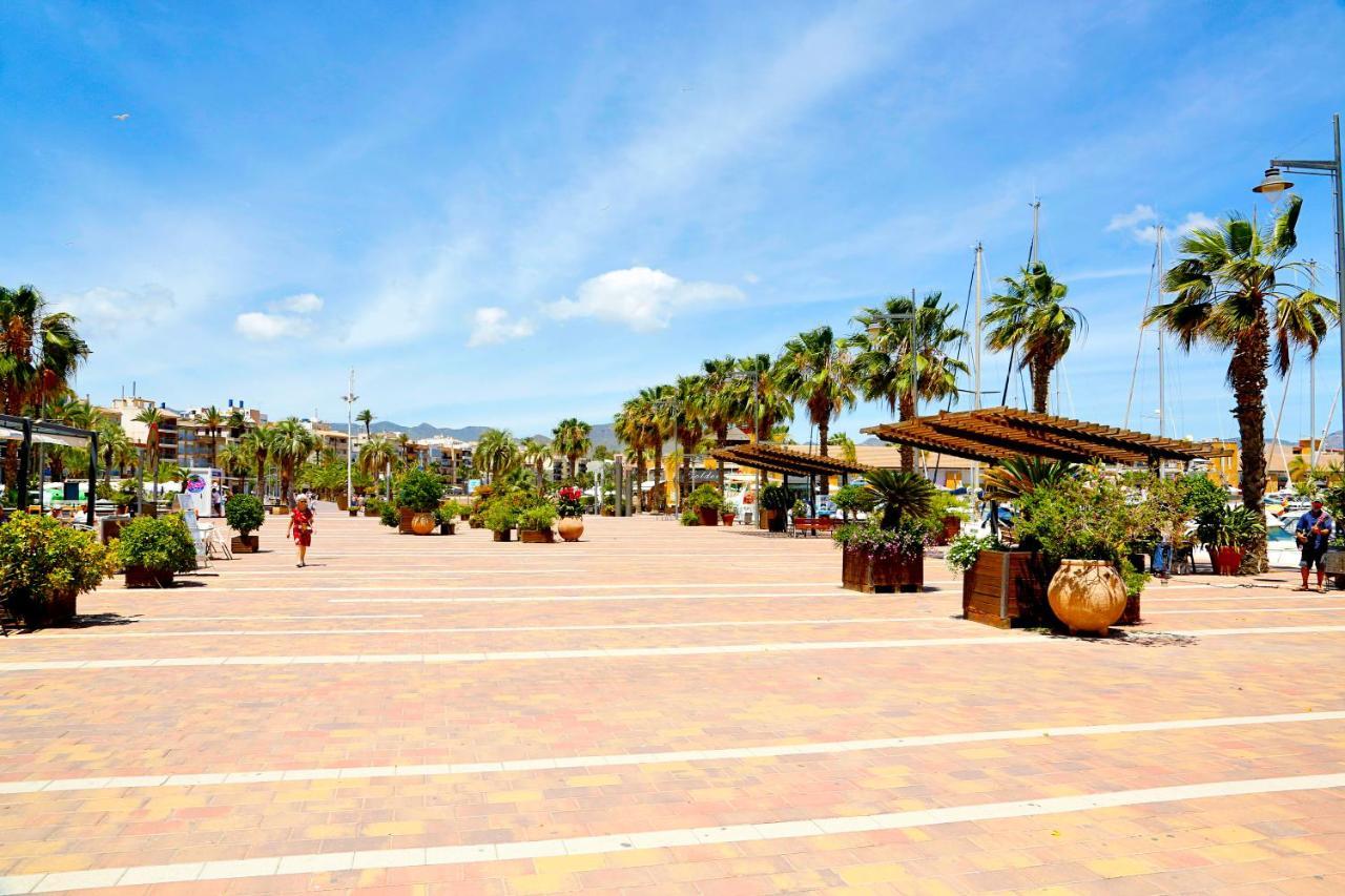 A Pie De Playa Del Puerto De Mazarron. Puerto de Mazarron