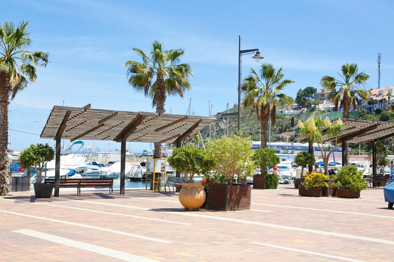 Apartamento A Pie De Playa Del Puerto De Mazarron. *