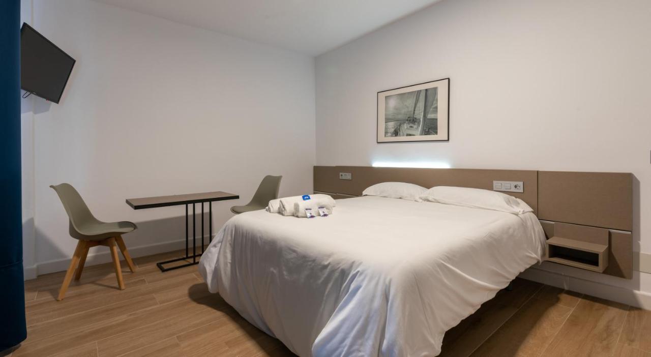 Hotel Playa Sinas 2*