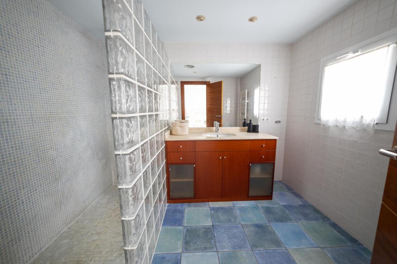 Piscina De Sal Barbacoa Wifi, Parking Gratis, 3 Min Pga Casa El Roble Сasa de vacaciones *