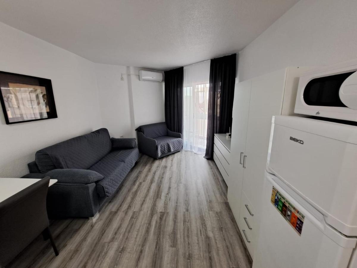 студия 300 м до центрального пляжа дель кура Apartment Torrevieja