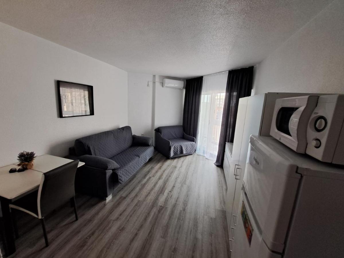 студия 300 м до центрального пляжа дель кура Apartment Torrevieja