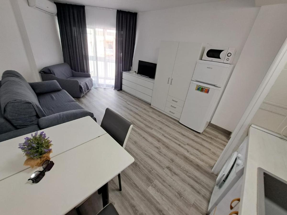 Apartment студия 300 м до центрального пляжа дель кура *