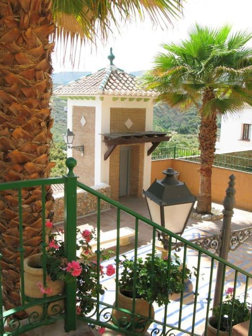 Apartment La Fuente, In The Moorish Quarter.