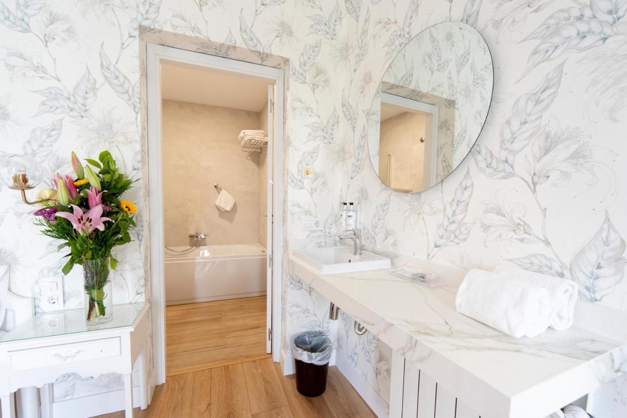 Infanta Isabel By Recordis Hotel 3*