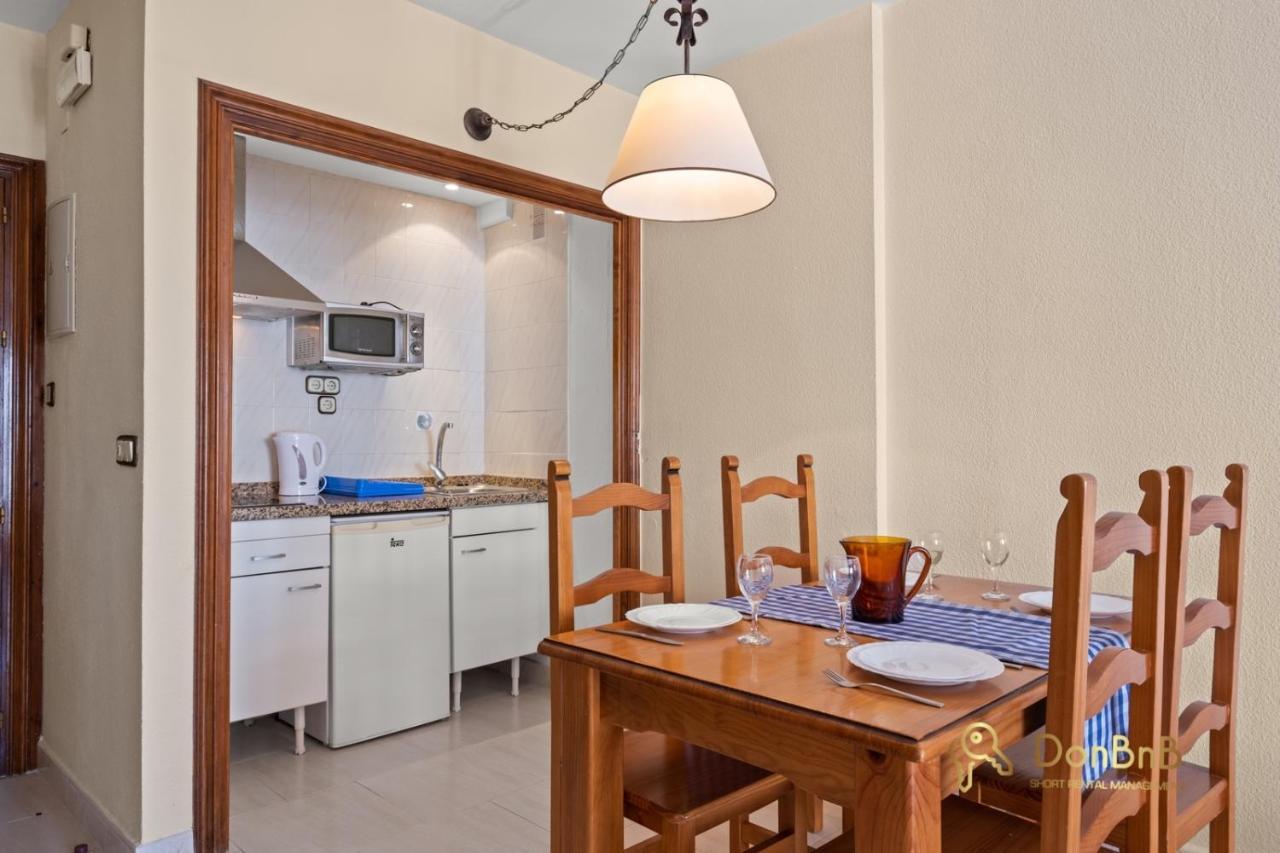 Apartahotel Con Parking Privado En El Paseo Maritimo De *