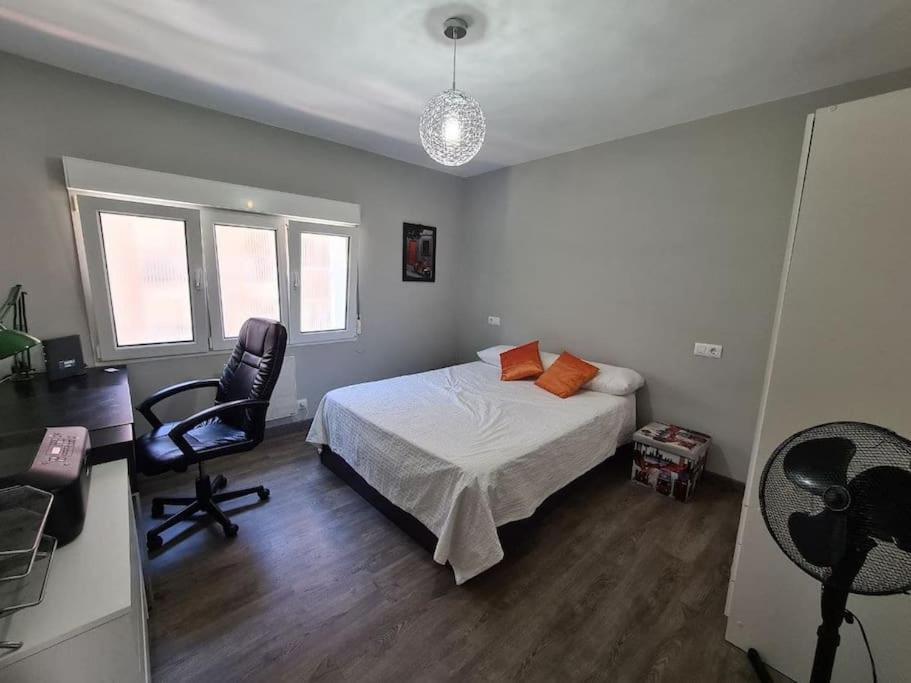 A Un Paso De La Playa, Amplio Apartment *